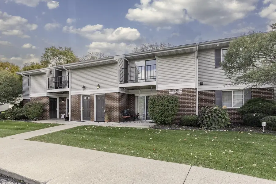 N110W16867 Ashbury CIRCLE #3, Germantown, WI 53022 - Image #2