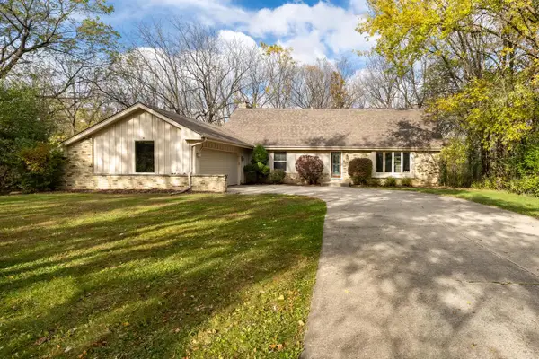 N7W31376 Cambridge COURT, Delafield, WI 53018