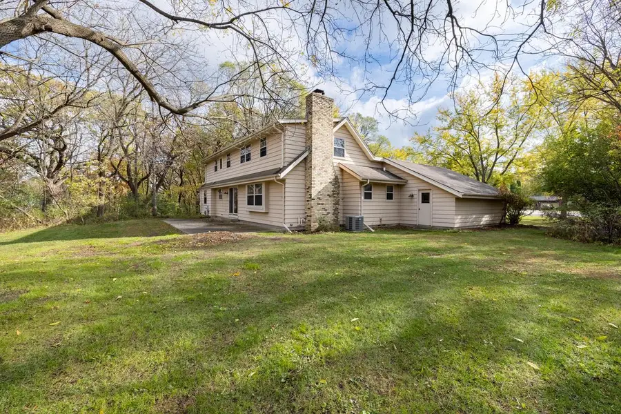N7W31376 Cambridge COURT, Delafield, WI 53018 - Image #2