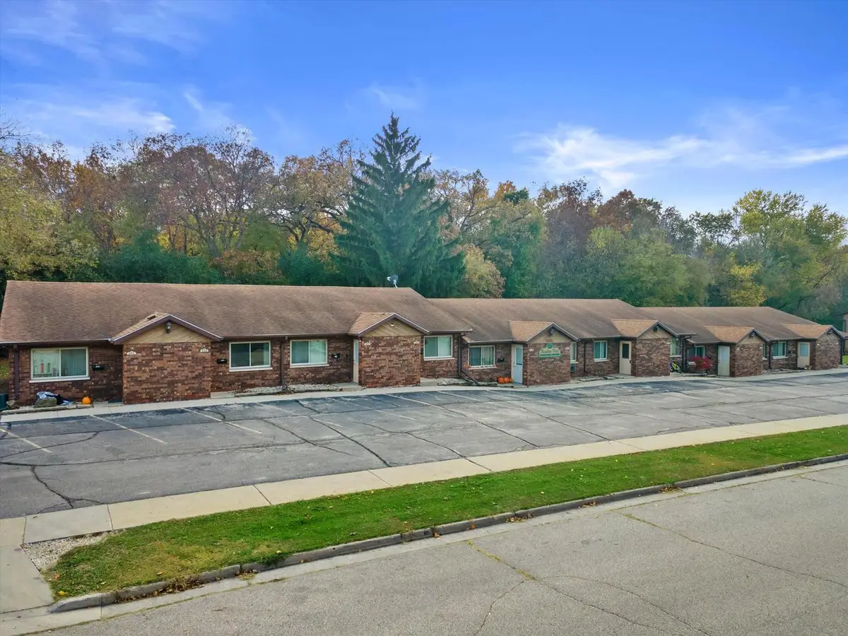 643 Meadow LANE, Burlington, WI 53105 - Image #1