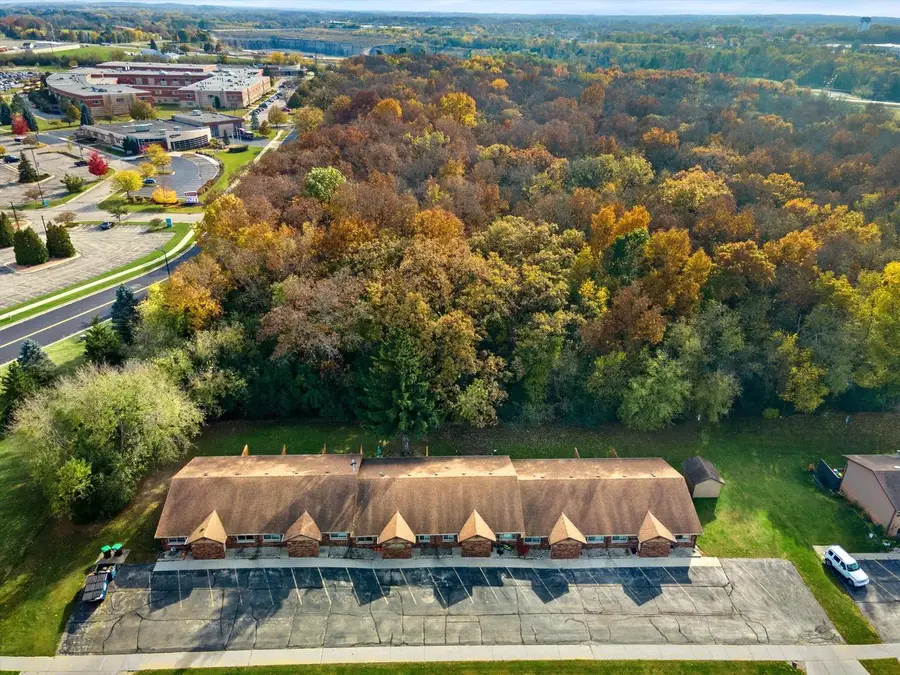 643 Meadow LANE, Burlington, WI 53105 - Image #2