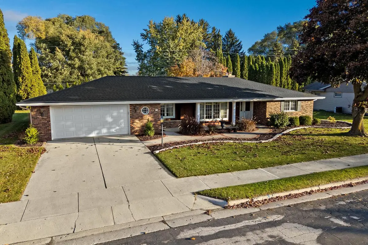 716 Huron AVENUE, Oostburg, WI 53070 - Image #1