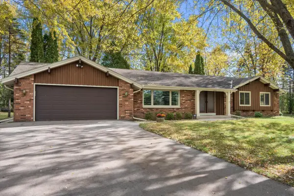 11118 N Pebble LANE, Mequon, WI 53092