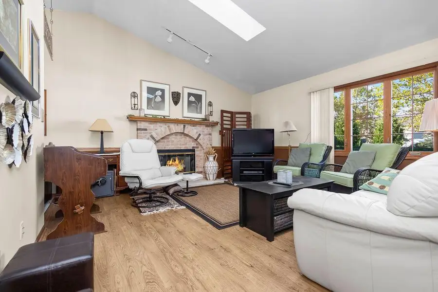 1003 W Finch LANE, Oak Creek, WI 53154 - Image #2