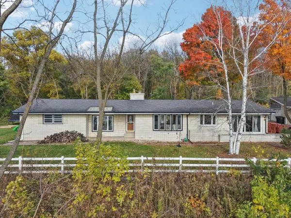 150 Riverside DRIVE, Waterford, WI 53185