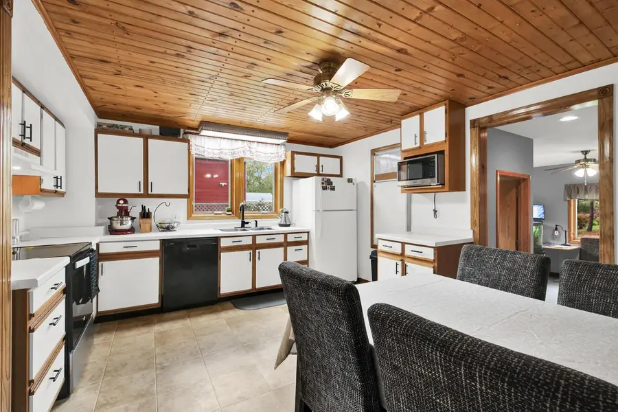 7337 N Vine STREET, Lannon, WI 53046 - Image #3