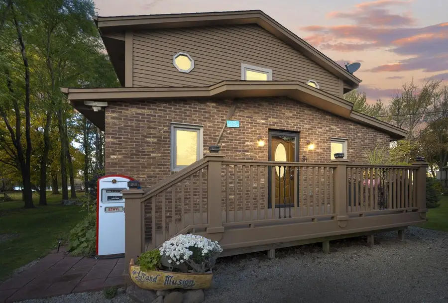 8508 Fox River ROAD, Waterford, WI 53185 - Image #2