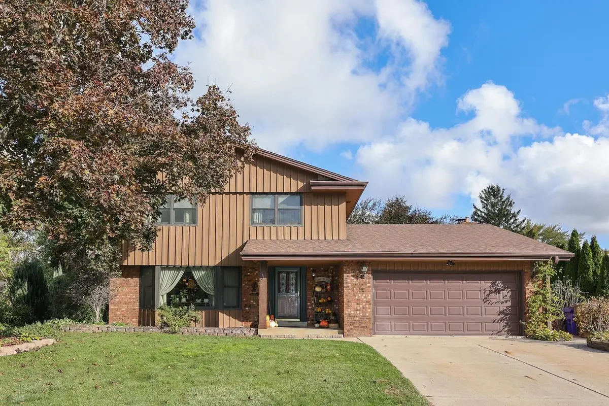 S68W13586 Bristlecone LANE, Muskego, WI 53150 - Image #1
