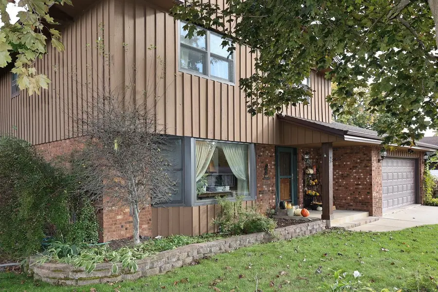 S68W13586 Bristlecone LANE, Muskego, WI 53150 - Image #2