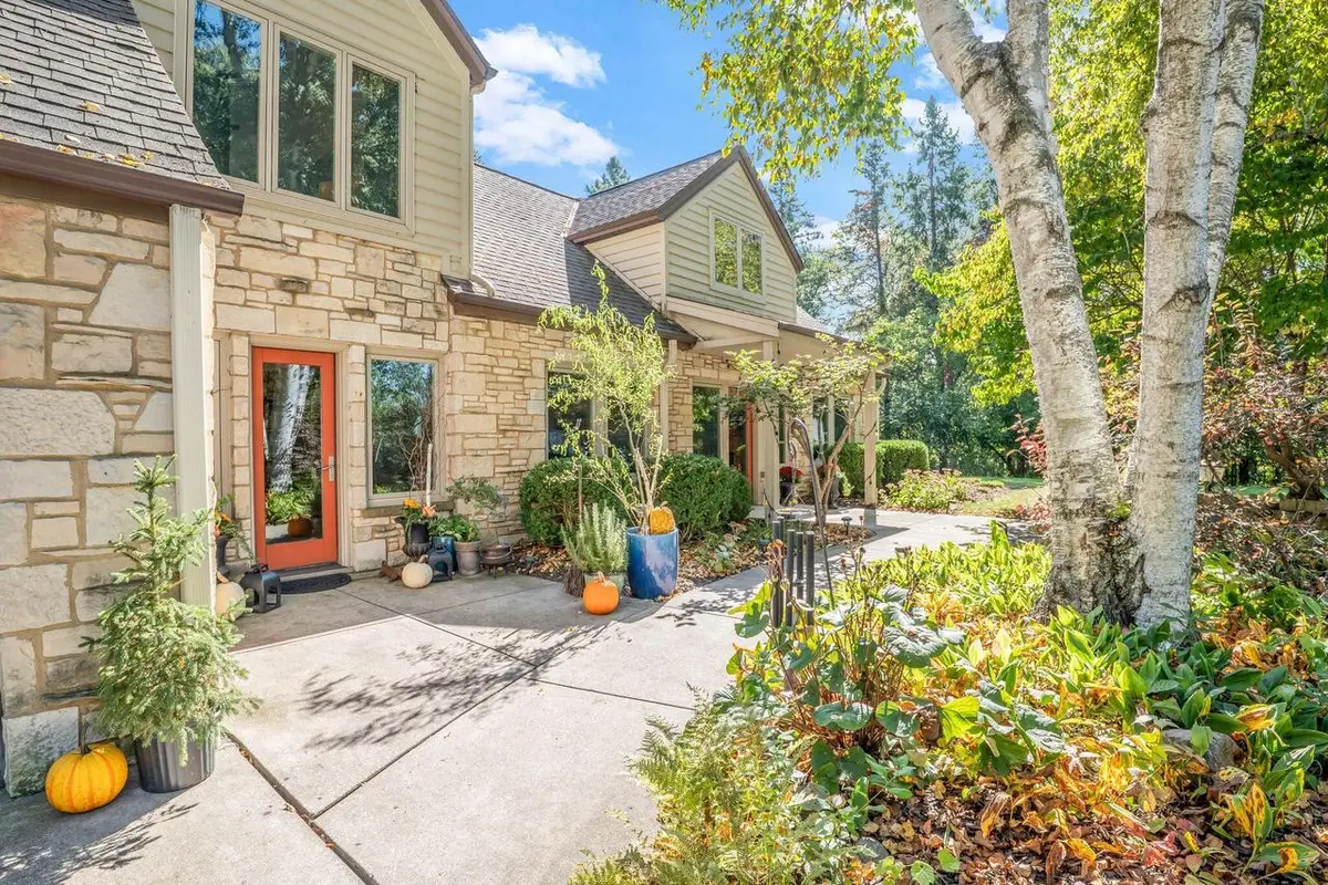 11516 N Spring AVENUE, Mequon, WI 53092 - Image #1