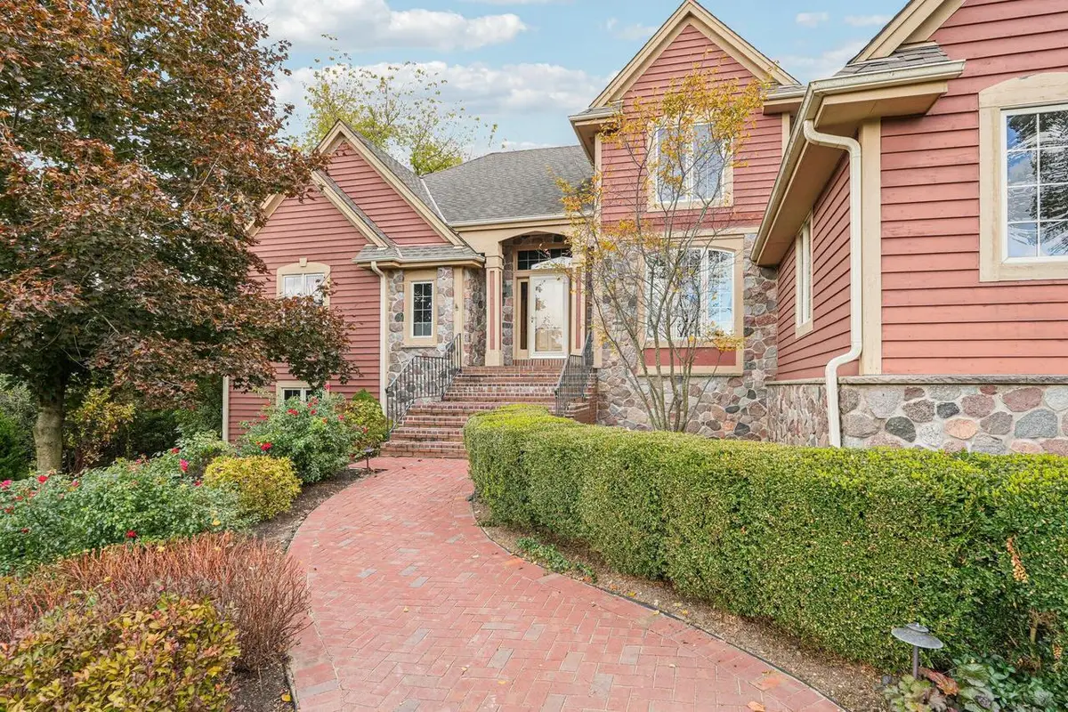 1382 Cedarton PARKWAY, Grafton, WI 53024 - Image #1