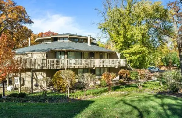 601 Knollwood CIRCLE #B, Fontana, WI 53125