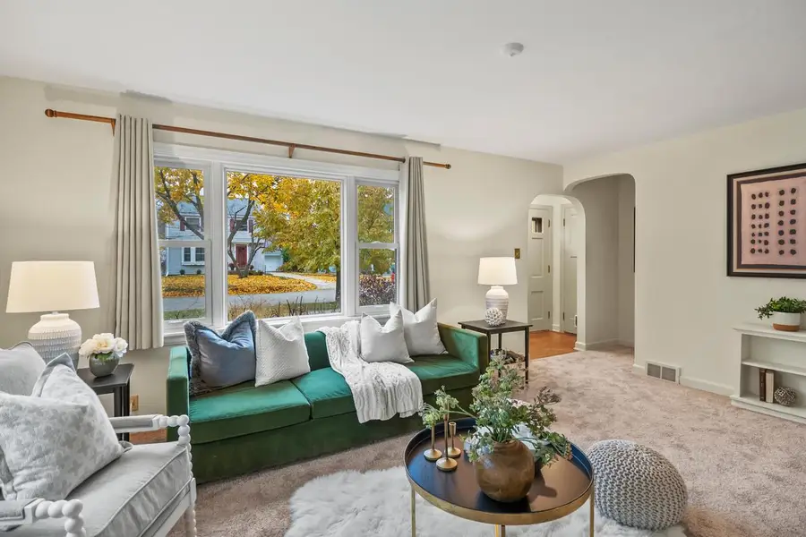 4941 N Hollywood AVENUE, Whitefish Bay, WI 53217 - Image #3