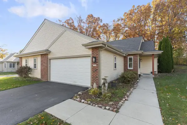 1337 E Buckwood DRIVE, Oak Creek, WI 53154