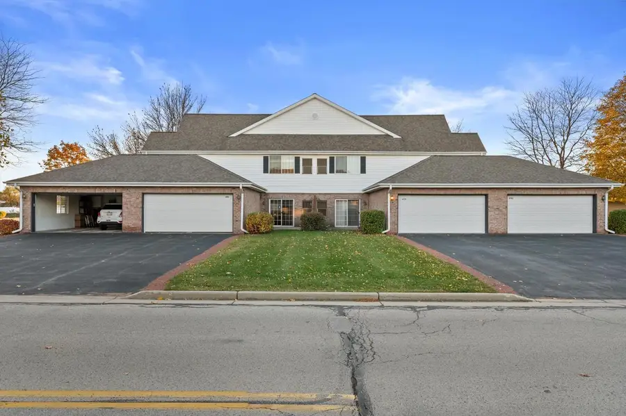 4779 S Forest Point BOULEVARD, New Berlin, WI 53151 - Image #2
