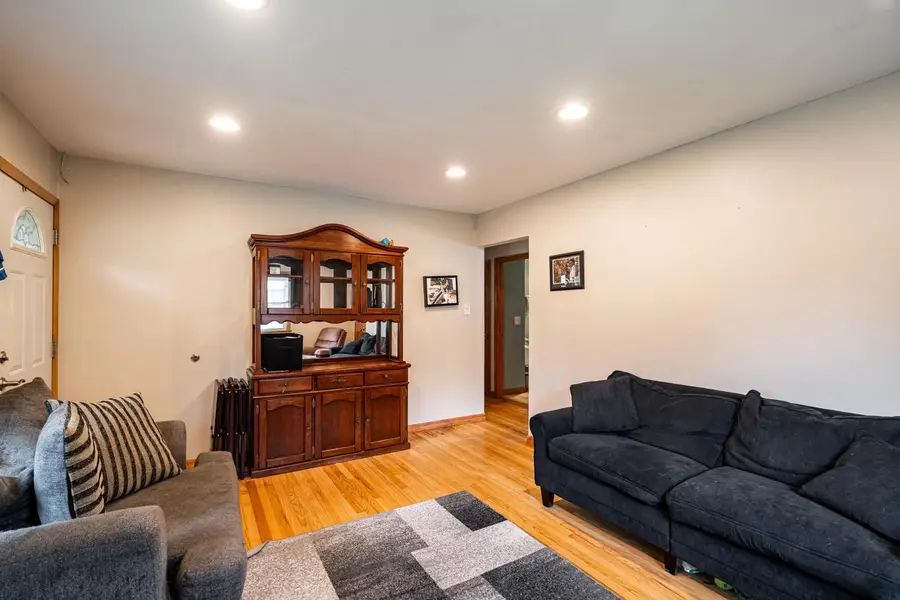526 Peters DRIVE, Waukesha, WI 53188 - Image #3