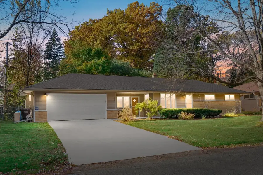 2335 W Marne AVENUE, Glendale, WI 53209 - Image #2