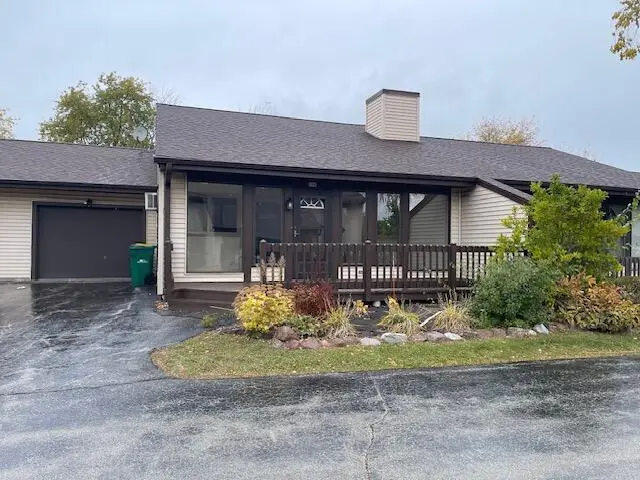 208 E Drexel AVENUE, Oak Creek, WI 53154 - Image #1