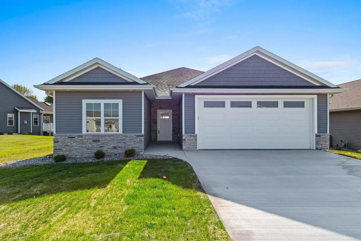 1925 Creekwood COURT, Manitowoc, WI 54220 - Image #1