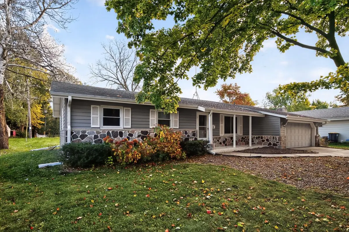 715 Cavalier DRIVE, Waukesha, WI 53186 - #1