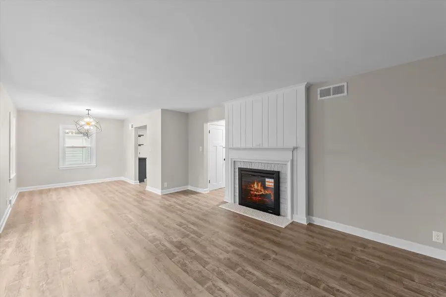 W204N9269 Lannon ROAD, Menomonee Falls, WI 53051 - Image #3