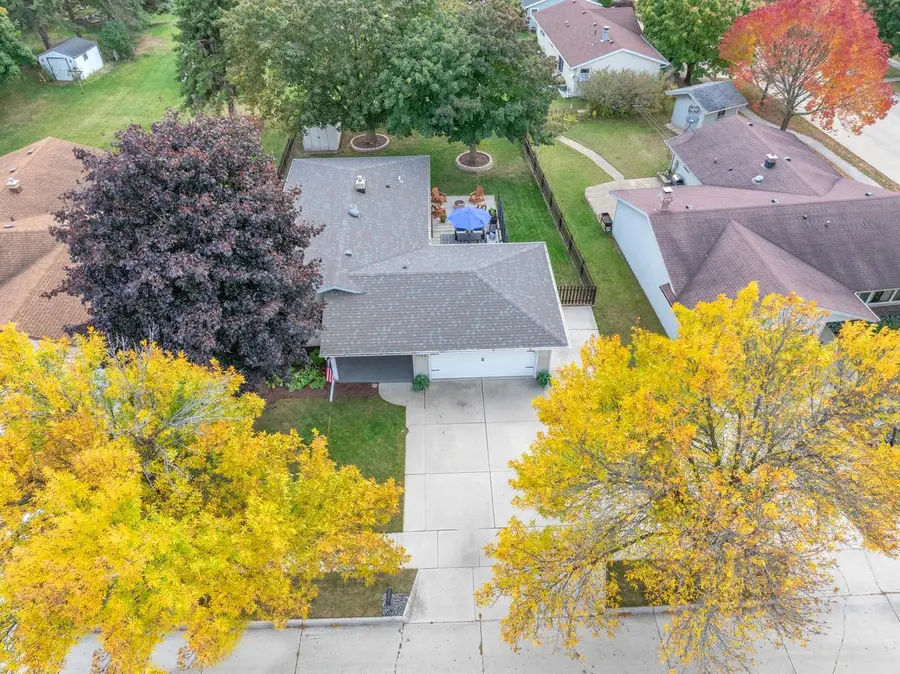 1743 Knoll Crest DRIVE, Sheboygan, WI 53081 - Image #2