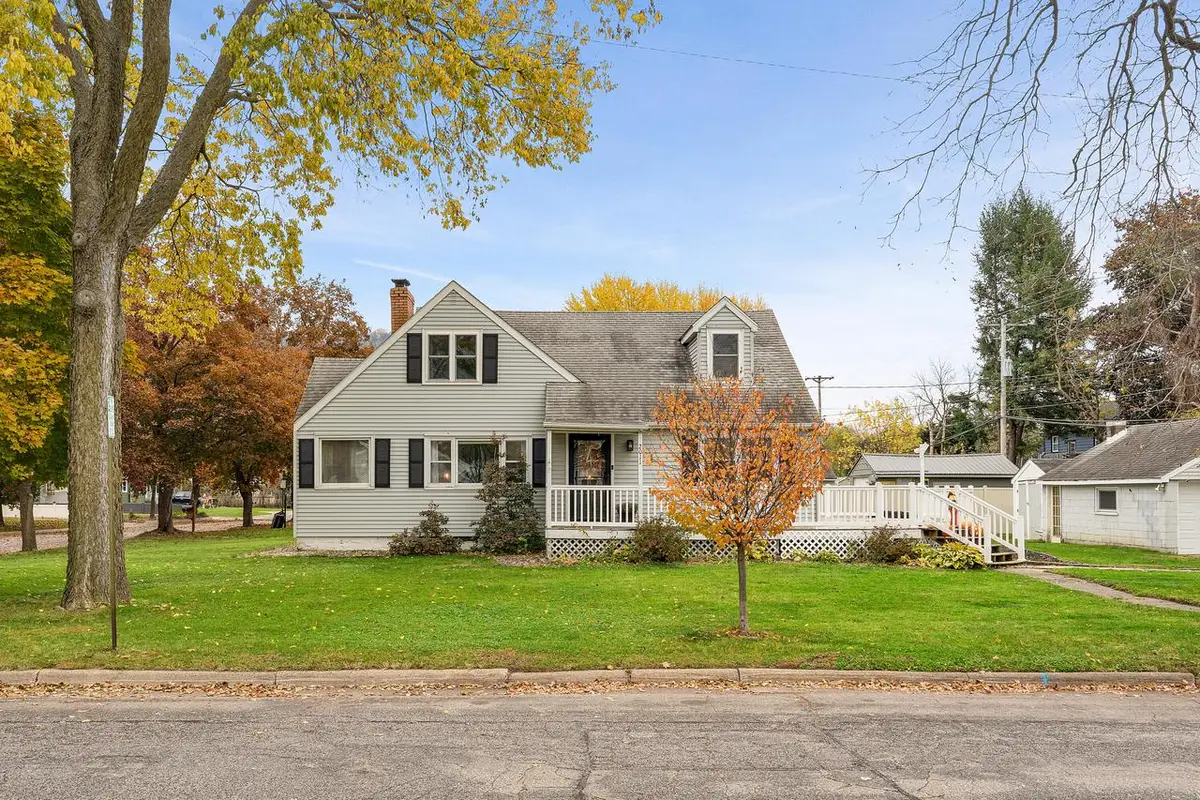 2011 Strong AVENUE, La Crosse, WI 54601 - Image #1