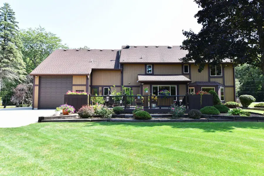 W148N7497 Woodland DRIVE, Menomonee Falls, WI 53051 - Image #2