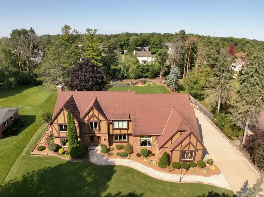 W148N7497 Woodland DRIVE, Menomonee Falls, WI 53051 - Image #3