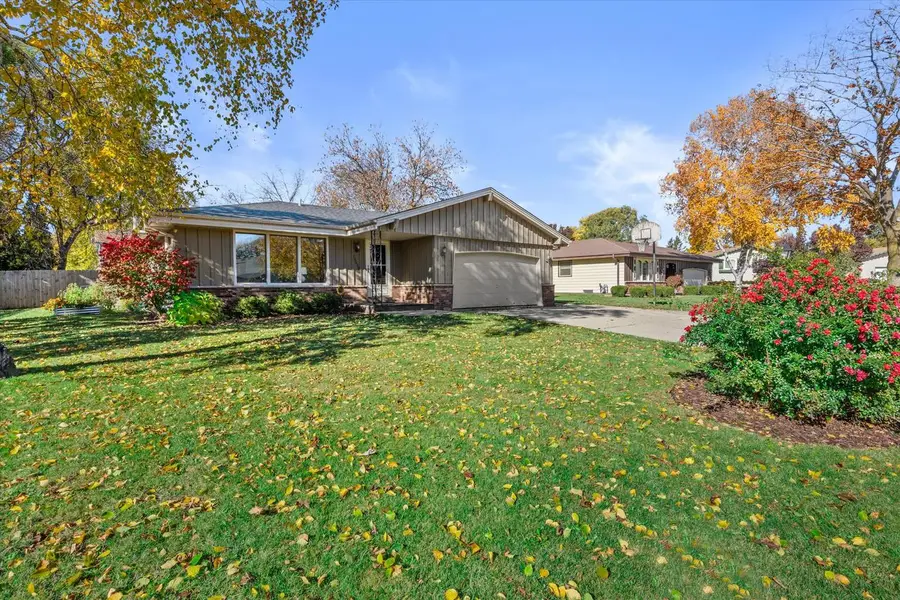 15450 W Elmont LANE, New Berlin, WI 53151 - Image #3