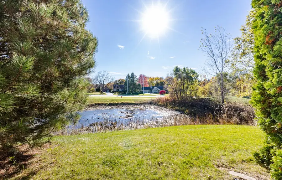 4893 S Forest Ridge DRIVE #23, New Berlin, WI 53151 - Image #2