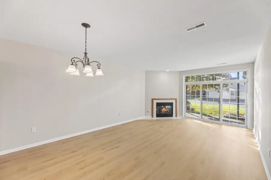 N16W26567 Tall Reeds LANE #D, Pewaukee, WI 53072 - Image #3