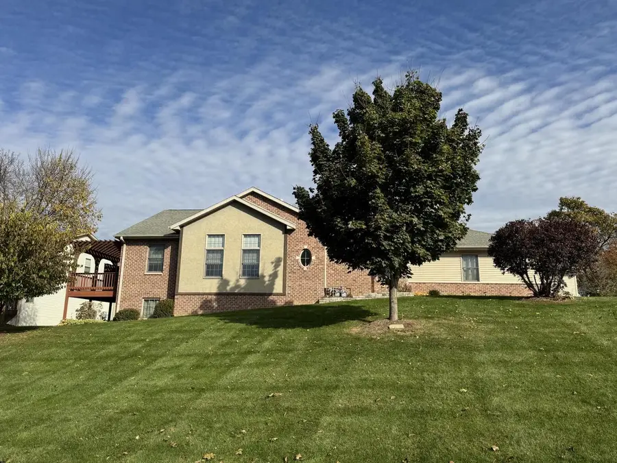 1568 East Gate DRIVE, Watertown, WI 53094 - Image #2