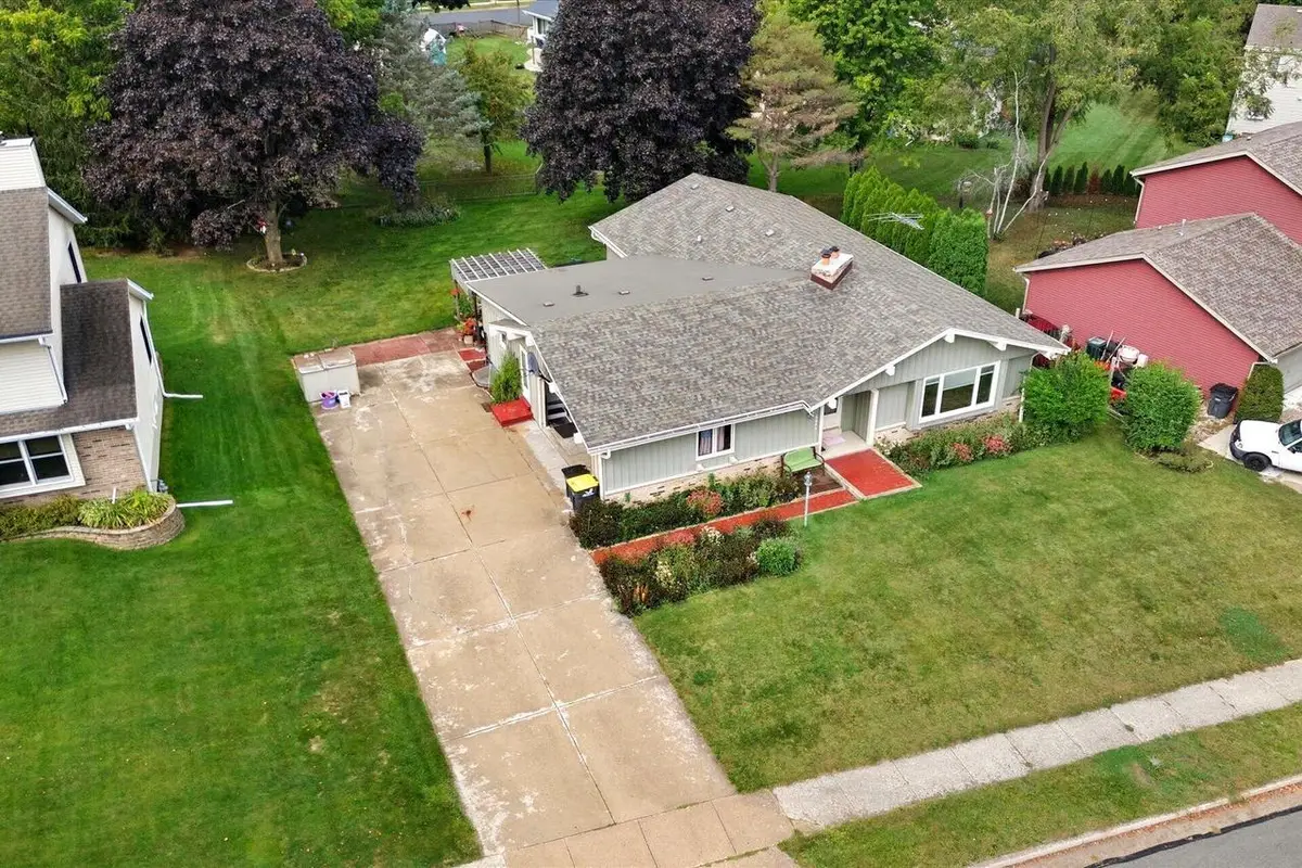 3041 Minot LANE, Waukesha, WI 53188 - Image #1
