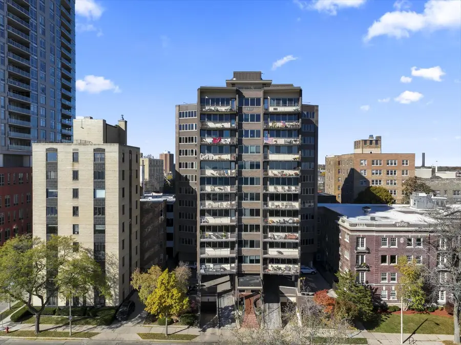 1919 N Summit AVENUE #4A, Milwaukee, WI 53202 - Image #3