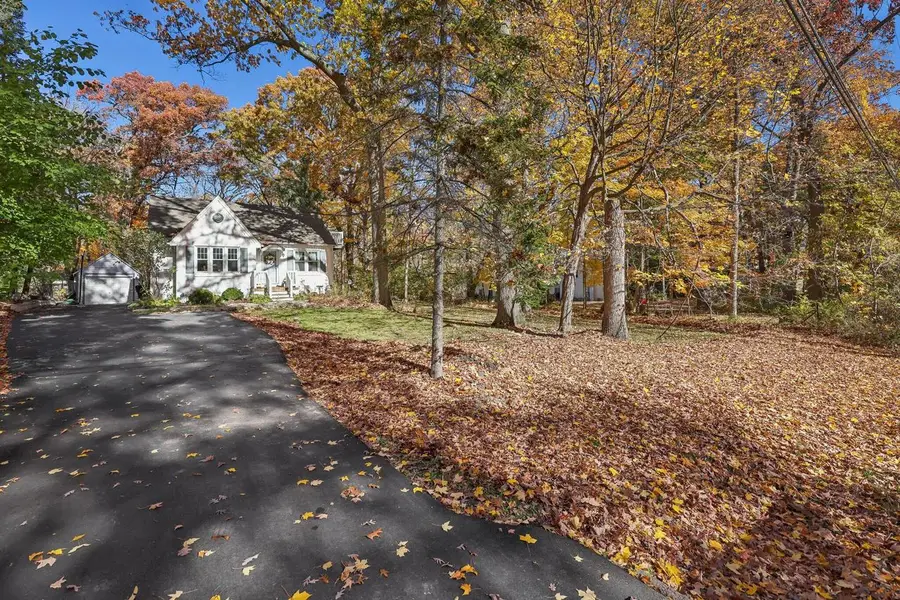 13008 W Meadow LANE, New Berlin, WI 53151 - Image #2