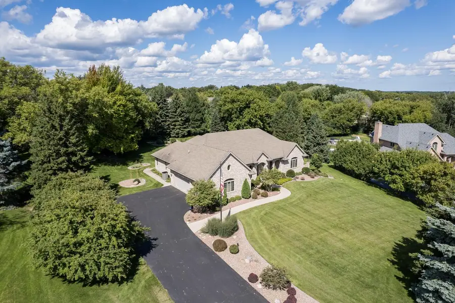 N25W30832 Overlook COURT, Pewaukee, WI 53072 - Image #3