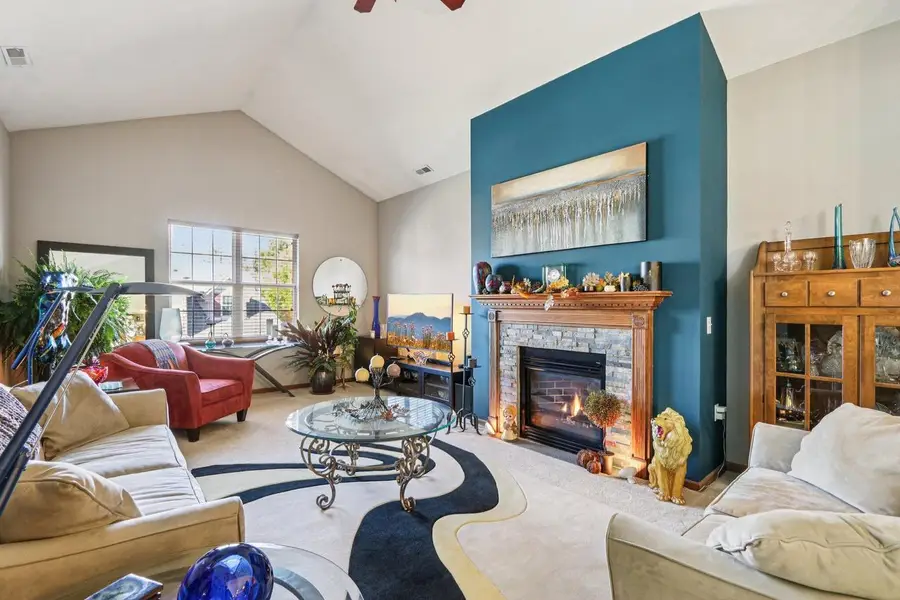 2117 W Vista Bella DRIVE, Oak Creek, WI 53154 - Image #2