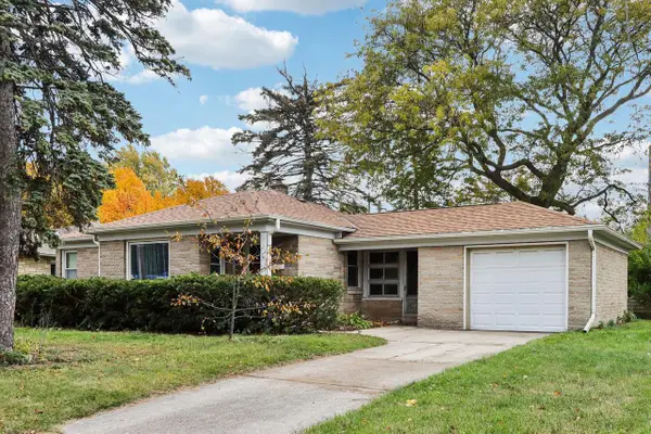 1011 W Silver Spring DRIVE, Milwaukee, WI 53209