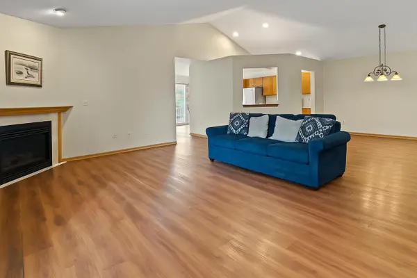 6245 S Creekside DRIVE #18, Cudahy, WI 53110