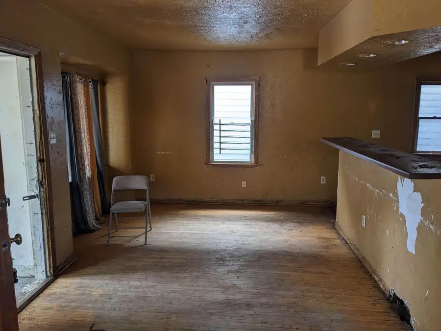 5527 N 34th STREET, Milwaukee, WI 53209 - Image #3