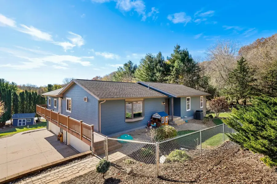 N4637 Old Hickory DRIVE, Onalaska, WI 54650 - Image #2