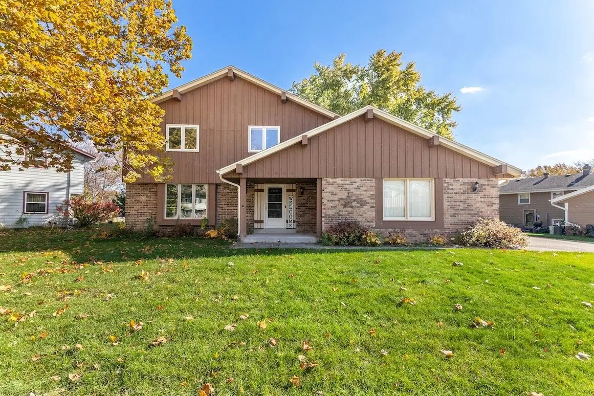 1222 Western TRAIL, Mukwonago, WI 53149 - Image #1