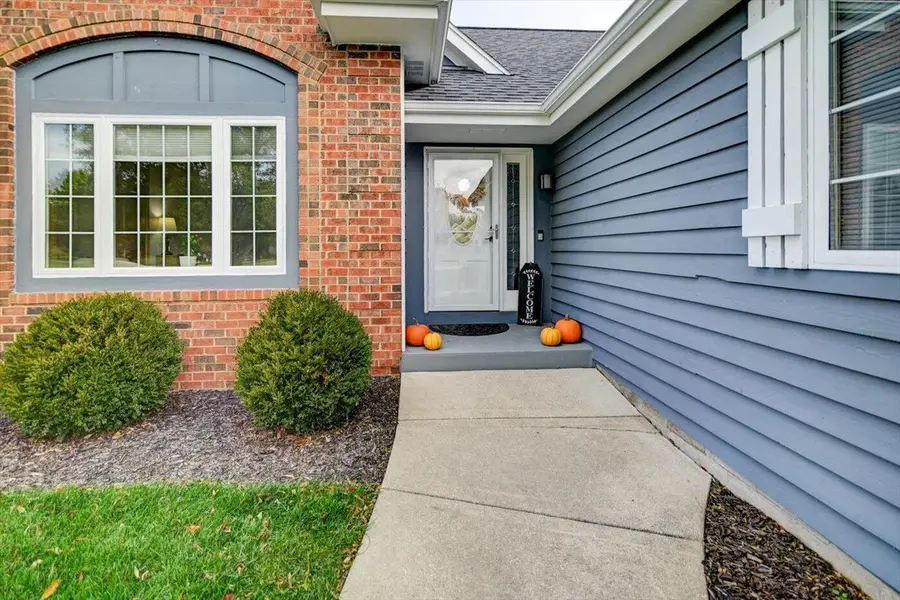 1958 Hillcrest DRIVE, Delafield, WI 53018 - Image #3