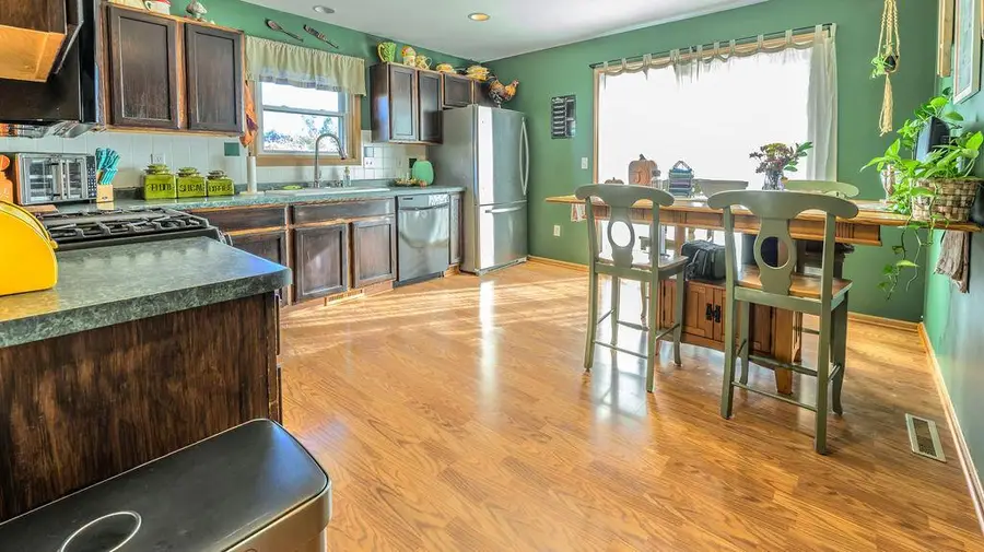 N1556 Overlook CIRCLE, Genoa City, WI 53128 - Image #3