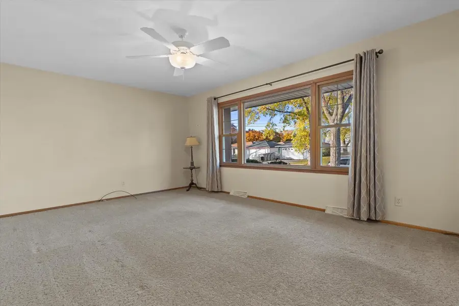 9409 W Wilbur AVENUE, Milwaukee, WI 53228 - Image #3