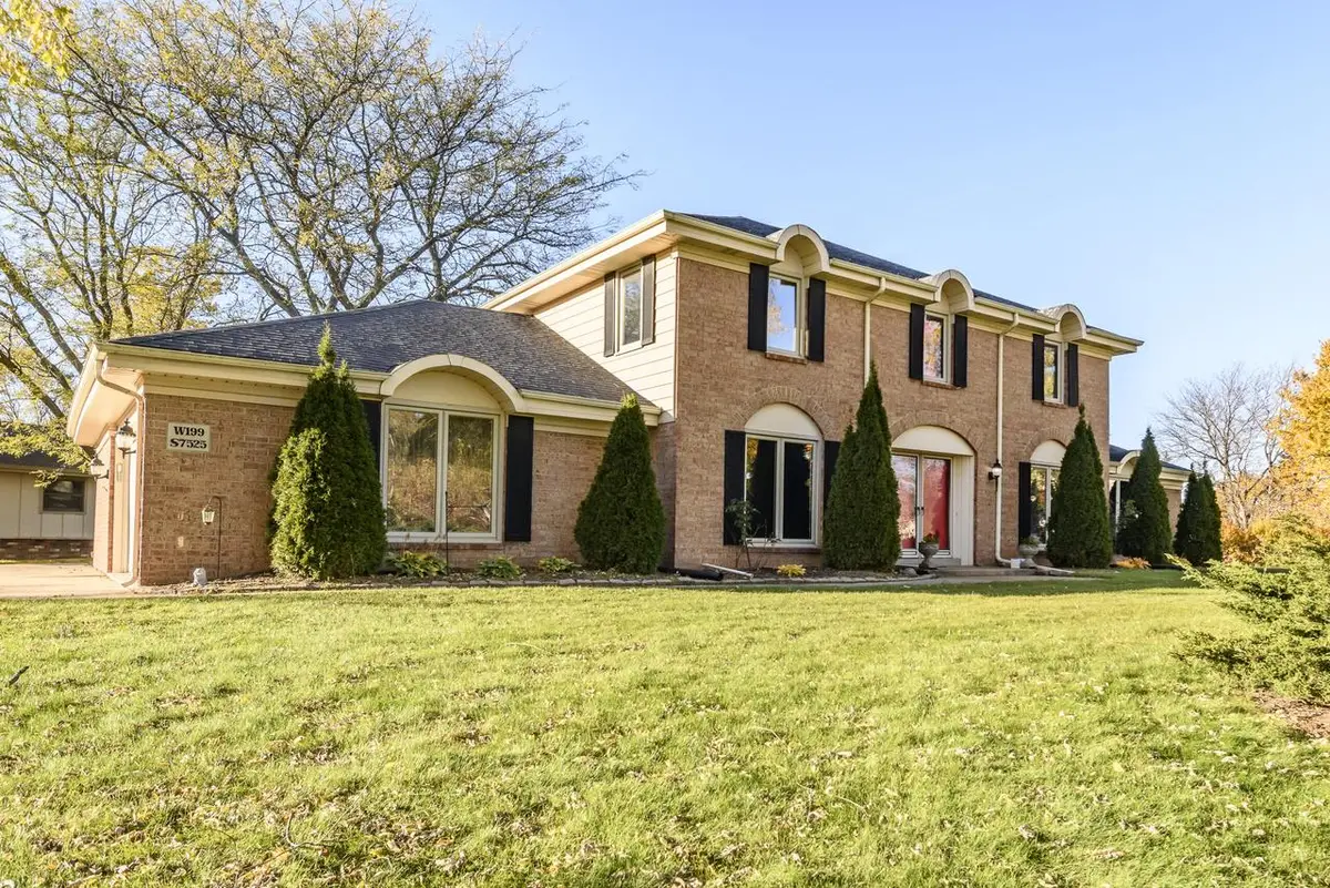 W199S7525 Lakeview DRIVE, Muskego, WI 53150 - Image #1