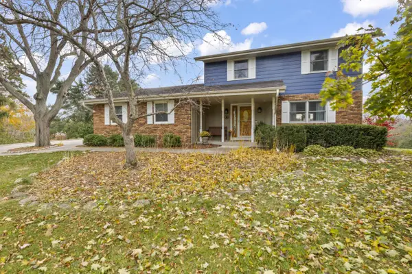 S16W32109 High Meadow CIRCLE, Delafield, WI 53018