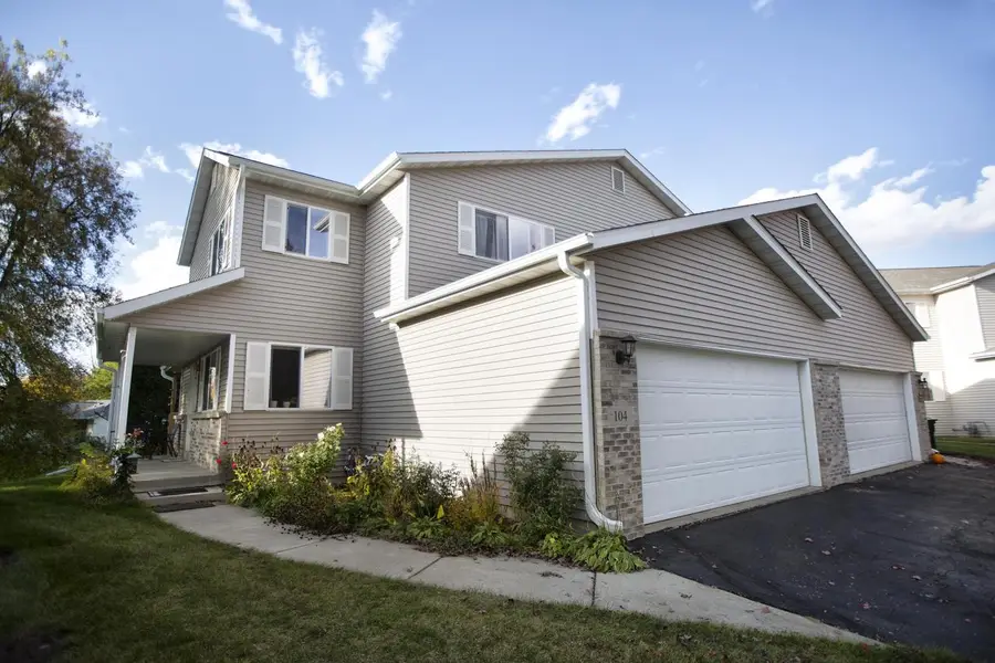 104 Mallard CIRCLE, Beaver Dam, WI 53916 - Image #2