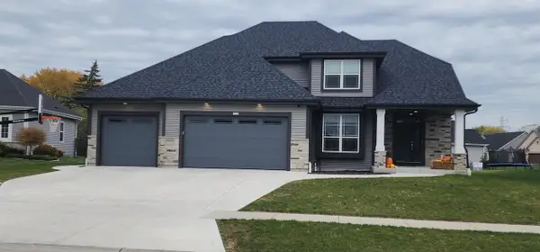 9334 S Arbor Creek DRIVE, Oak Creek, WI 53154